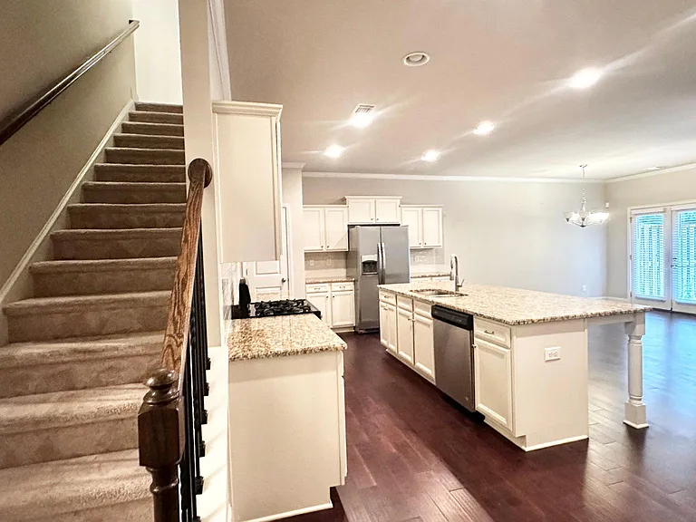 285 Holdings Dr — Photo 3