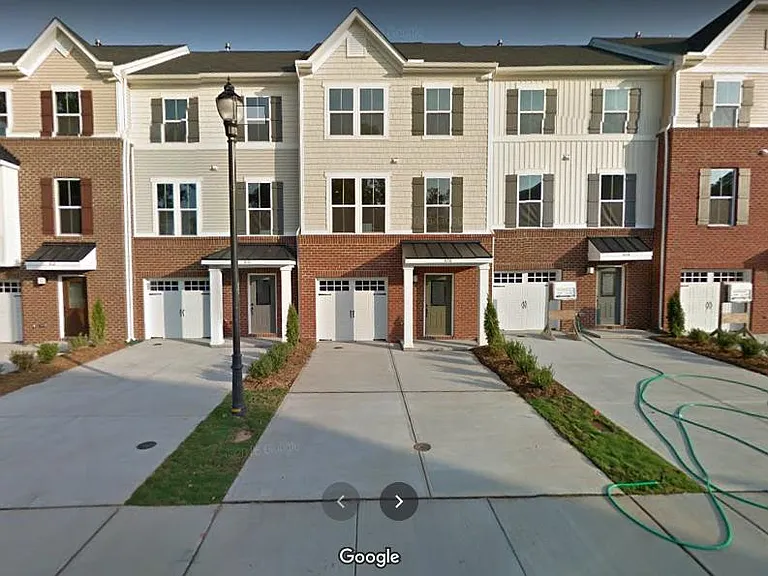808 Suffield Way — Photo 1