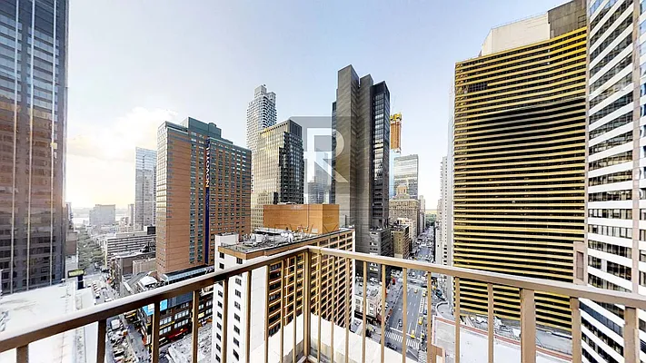 Rented by R New York | media 12