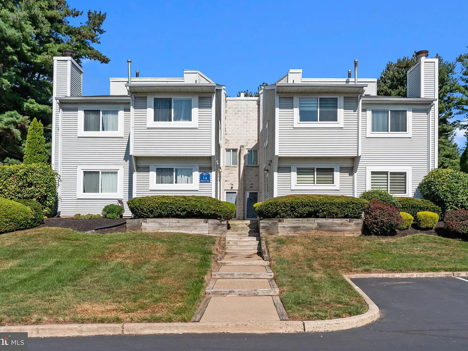 2 bed, 2.0 bath, 1340 sqft, $2,500 — Photo 1
