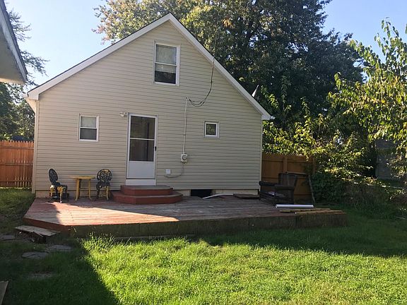 5th image of 2051 Bradley Ave