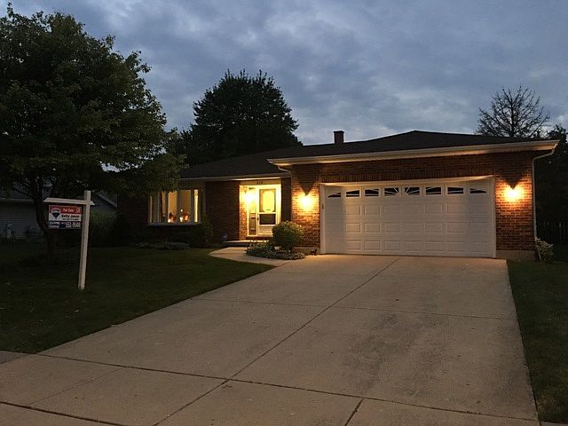 1st image of 216 Glenridge Ln