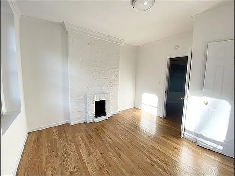 241 W 15th St #4FW — Photo 1