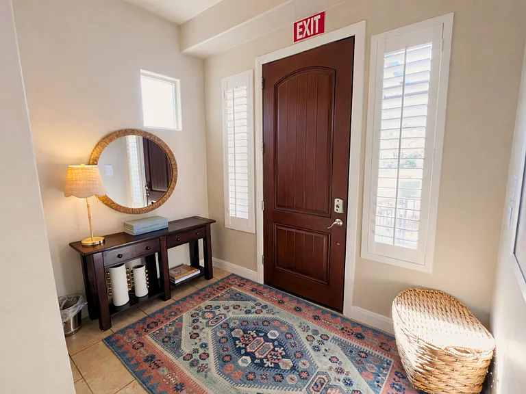 N Coral Ridge Dr — Photo 5