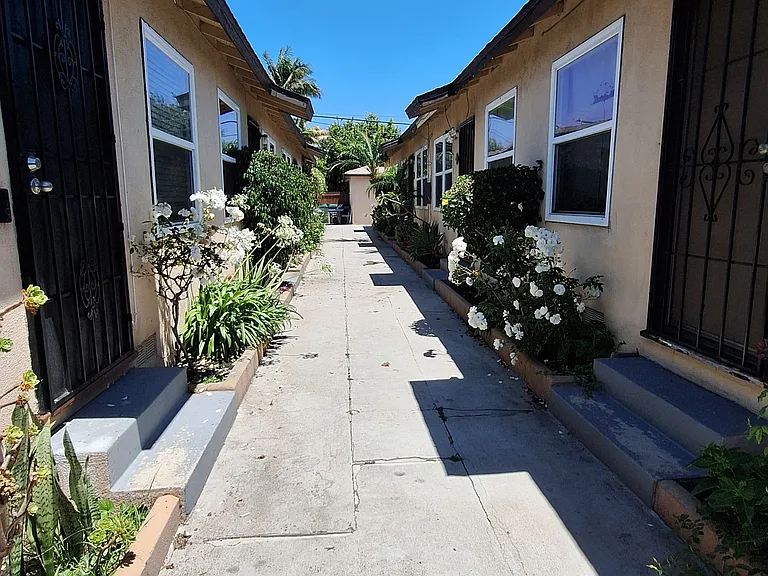 4033 W El Segundo Blvd #D — Photo 3