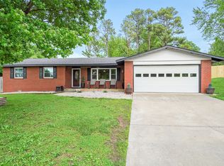 6 Meadowmere Dr, Monett, MO 65708