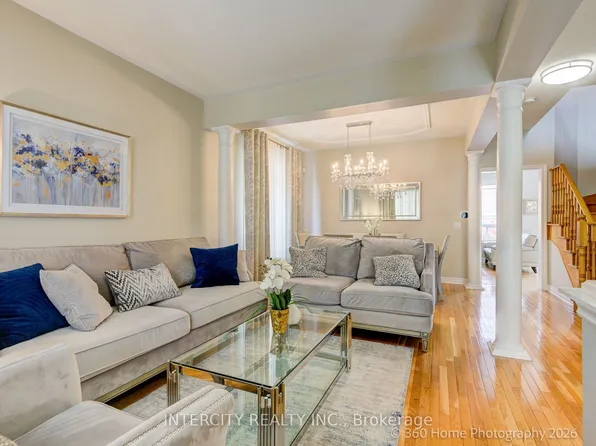 27 Modesto Cres, Brampton, ON L6P 1K2