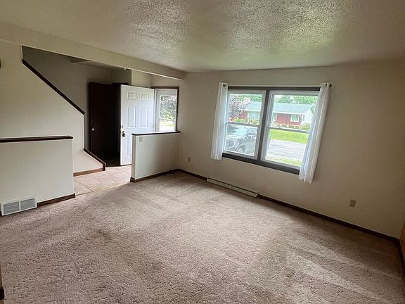 4th image of 2808 Pittsburgh Ave