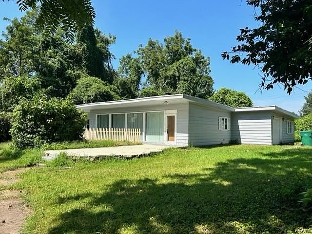 1st image of 548 Chambers Rd