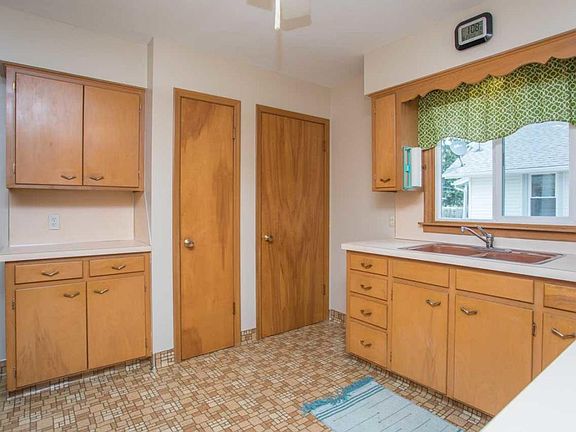 4th image of 2308 Avenue H