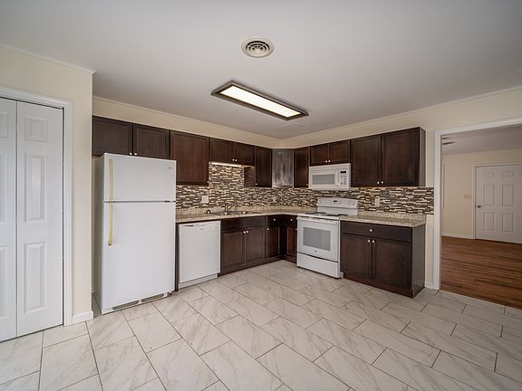 3rd image of 72 Greenville Hwy #1