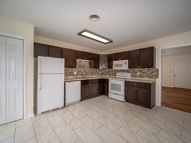 72 Greenville Hwy #1 — Photo 3