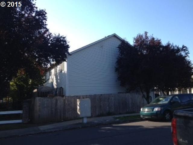 1st image of 6119 NE 33rd Cir