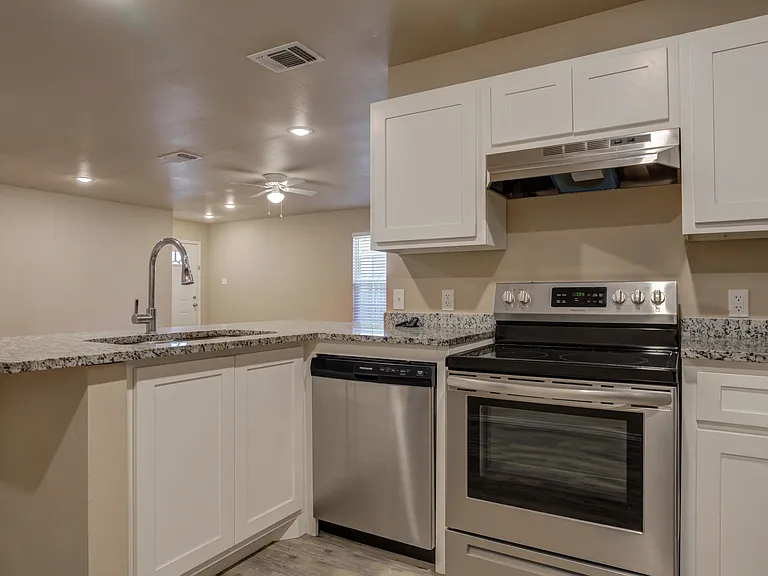 1009 Preston Trl #B — Photo 13