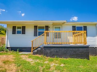 1112 McMillan Ln, Pulaski, VA 24301