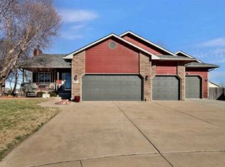 352 E Cheyenne Ct, Kechi, KS 67067