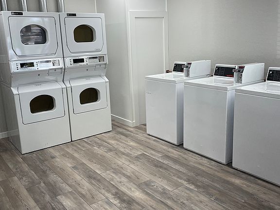 3rd image of 1540 E 15th St #1