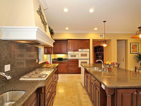  Stainless Steel Sinks/Stone Counters/Matching Appliances