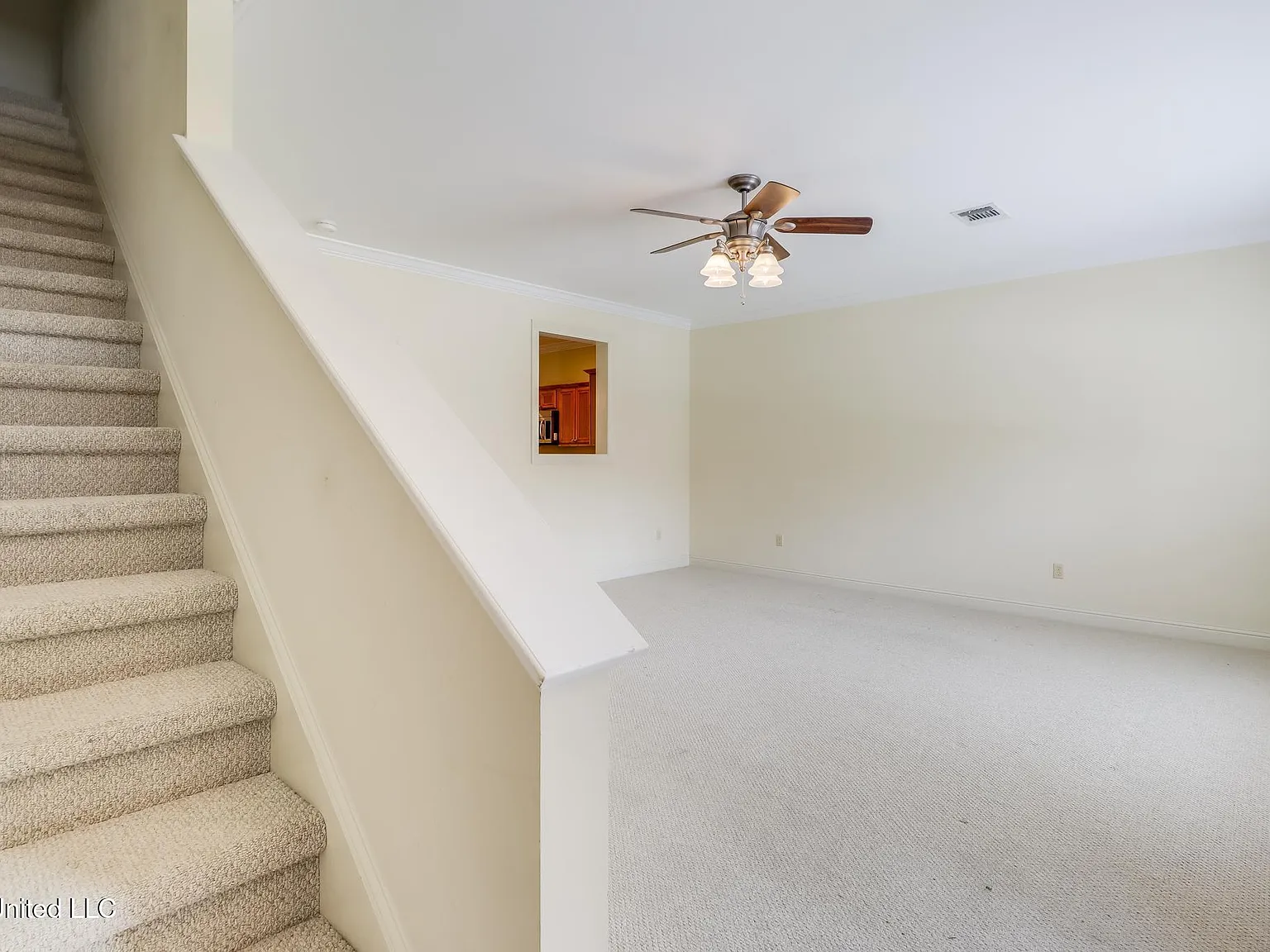 3 bed, 2.5 bath, 1541 sqft, $1,575 — Photo 2