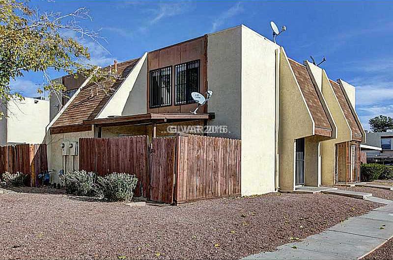 1st image of 3459 Villa Knolls South Dr