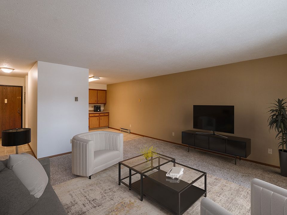 Fargo, ND West Oak Apartments | Living