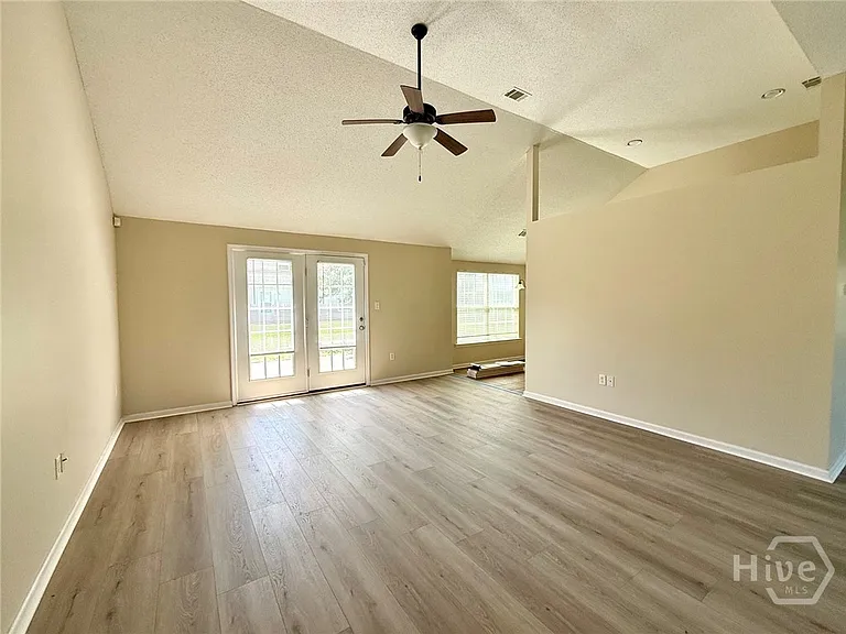 204 Standing Pine Cir — Photo 3
