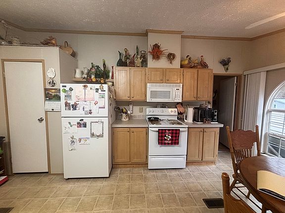 3rd image of 1038 Spicewood Branch Rd
