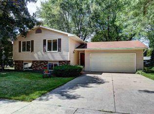 1215 S Irma St, Appleton, WI 54915