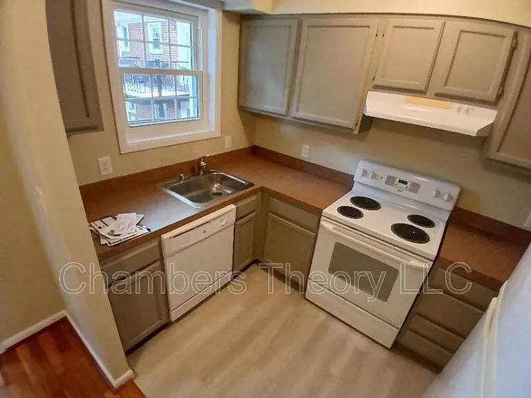 2501D S Walter Reed Dr #D — Photo 5