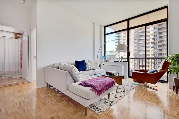 Rented by Compass | media 31