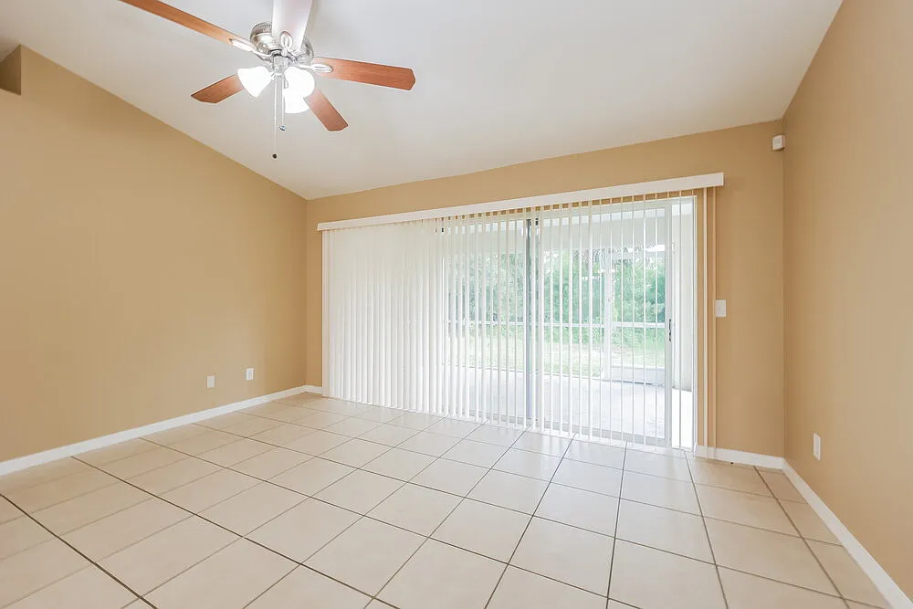 3 bed, 2.0 bath, 1408 sqft, $1,800 — Photo 4