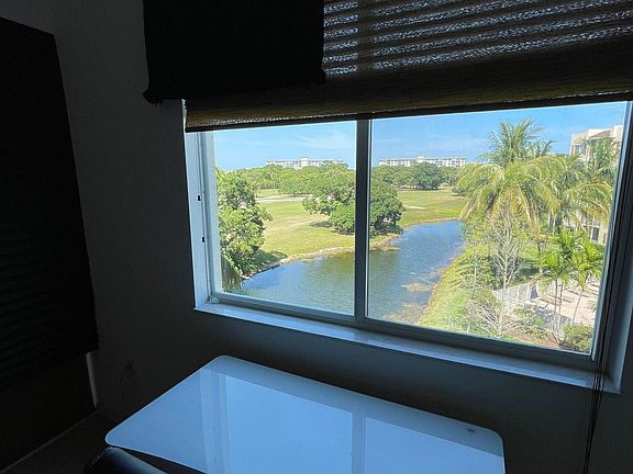 2nd image of 3600 Oaks Clubhouse Dr APT 407