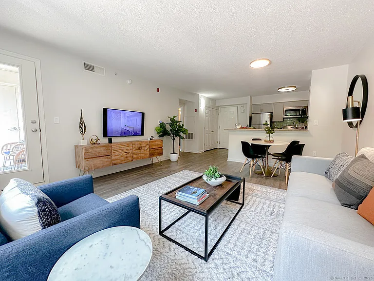 52 Forest St #1009 — Photo 7