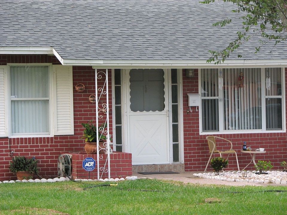 2nd image of 6905 Cocos Dr