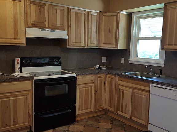2nd image of 21303 Beechwood Ave