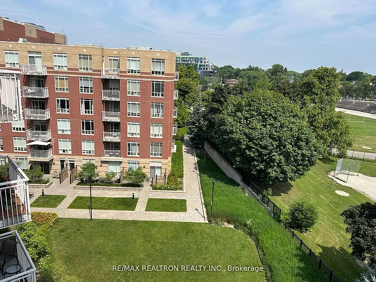 451 Rosewell Ave #607 — Photo 3