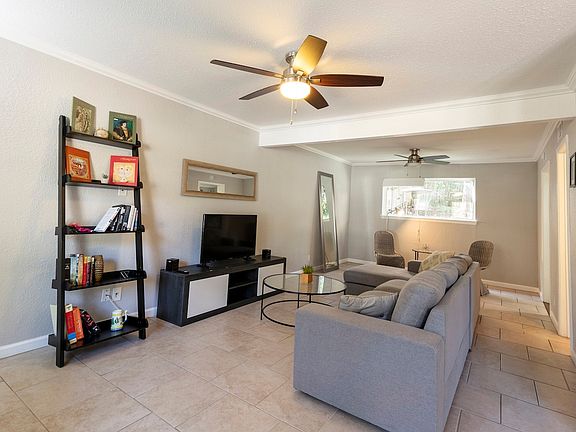 5th image of 1711 Deerfield Dr