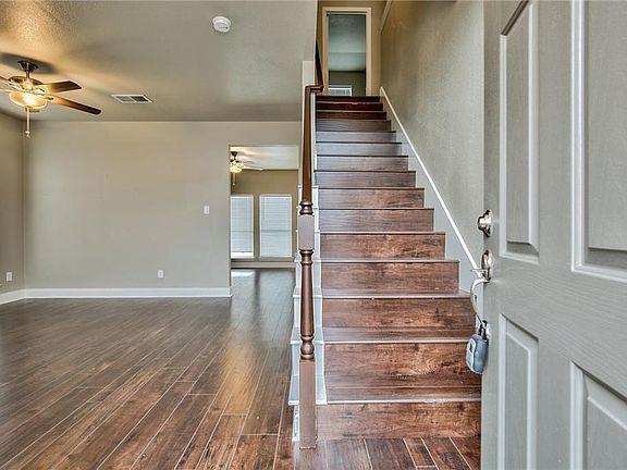 4th image of 313 Wallford Ln