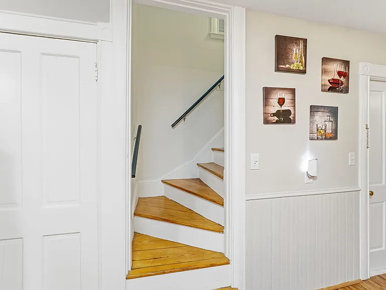 17 N Pleasant St #1 — Photo 8