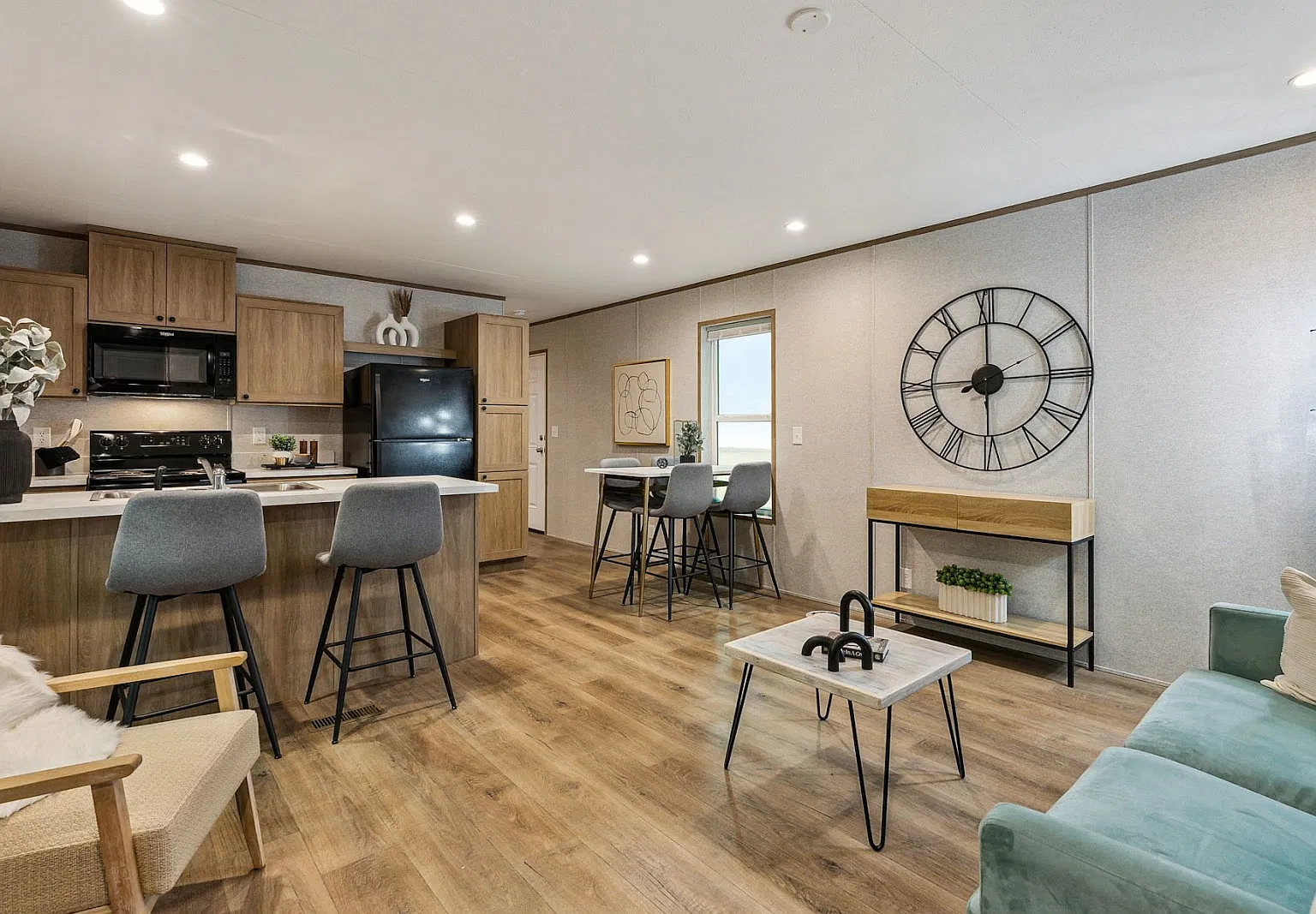 2 bed, 2.0 bath, 896 sqft, $1,250 — Photo 1