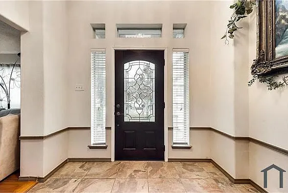 5 bed, 3715 sqft, $3,500 — Photo 3