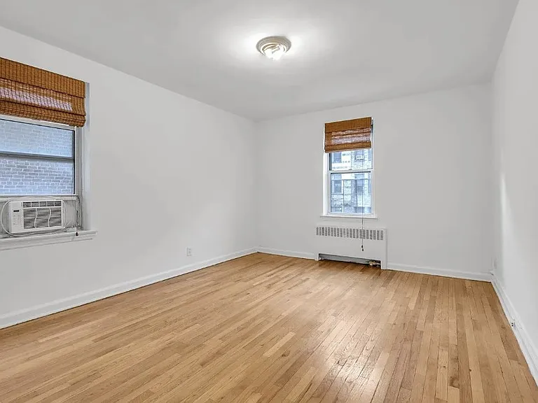 2080 Barnes Ave #4E — Photo 4