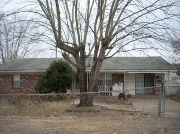 1901 Kris Dr, Ozark, AR 72949