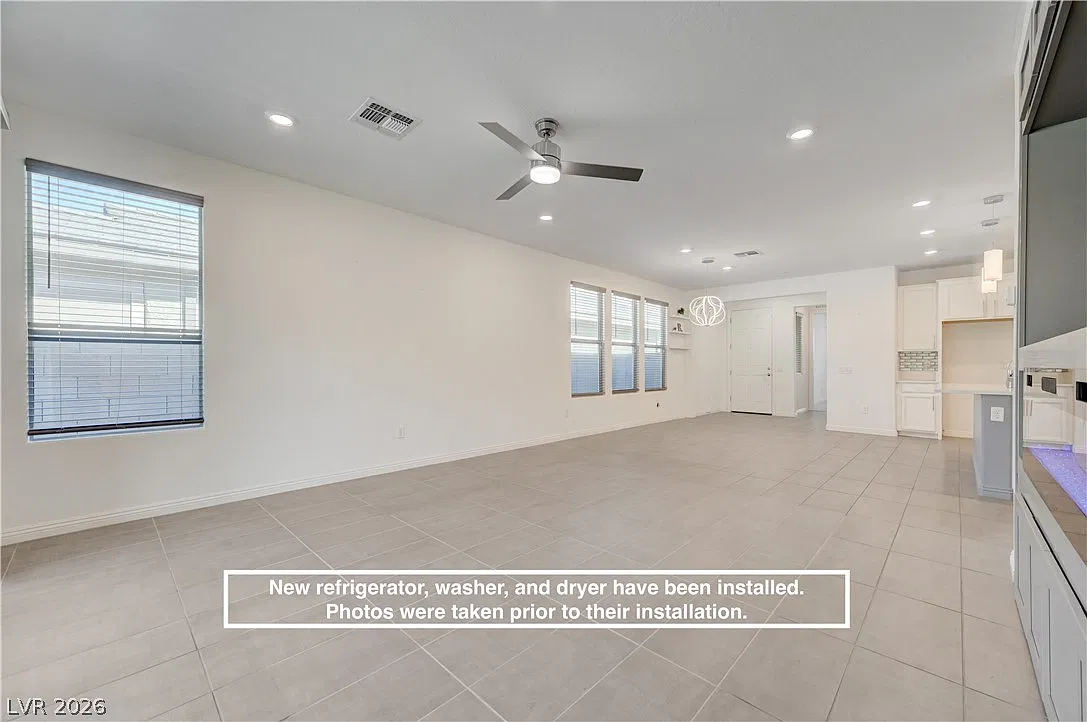 3 bed, 2.0 bath, 1769 sqft, $2,200 — Photo 4