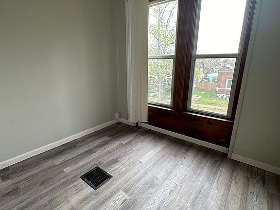 2nd image of 4642 Farlin Ave #2F