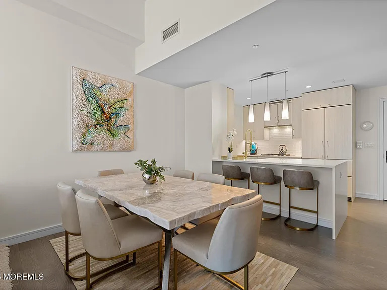 20 Melrose Ter #607 — Photo 9
