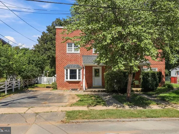711 Skyline Dr, Lancaster, PA 17601