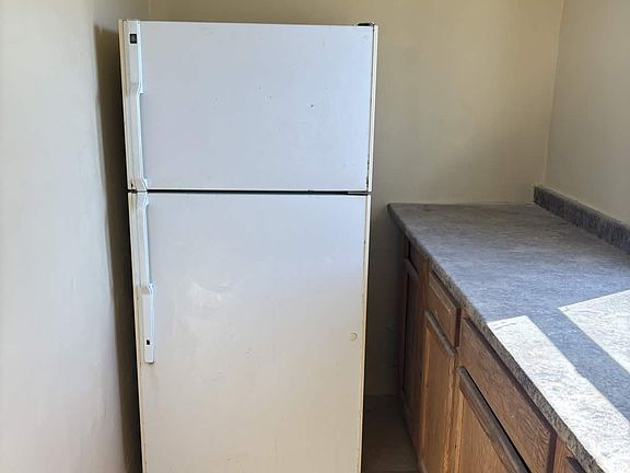 4th image of 152 Menlo St #2