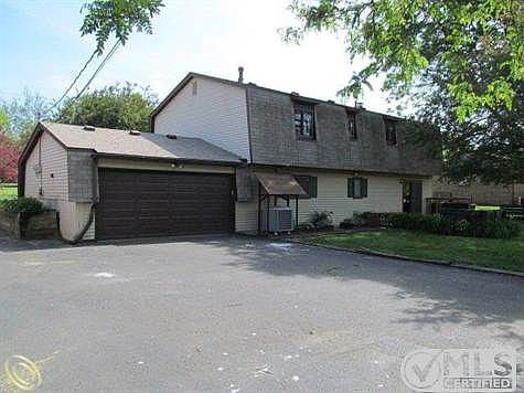 2494 N WIXOM RD COMMERCE TWP (33