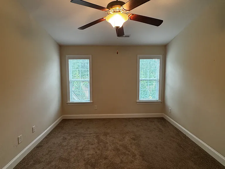 1252 United Ct — Photo 12